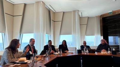 وزيرة التخطيط تلتقي ممثلي عدد من الجهات الاستثمارية بالكويت