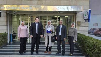 المصرف المتحد يُهدي شهادة المليونير لأول معاملة بنكية لعام 2025 في النسخة الرابعة من الساعة الذهبية