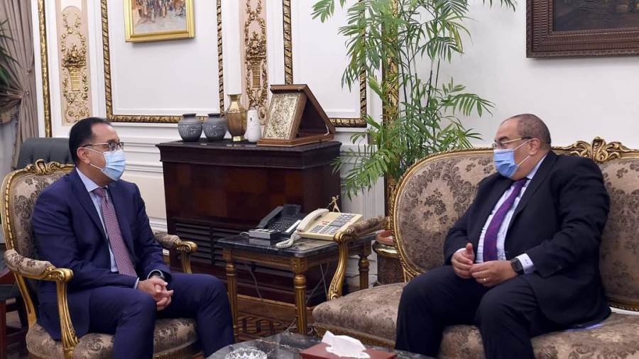رئيس الوزراء يستقبل محمود محيي الدين