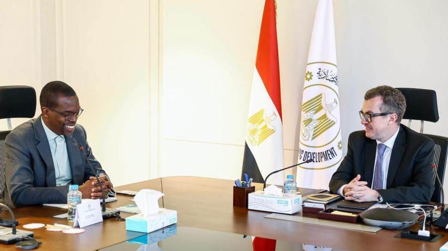 وزير التخطيط والتنمية الاقتصادية يبحث مع ممثلي البنك الإفريقي للتنمية سبل تعزيز التعاون لدفع مجالات التنمية الاقتصادية وزير التخطيط والتنمية الاقتصادية يبحث مع ممثلي البنك الإفريقي للتنمية سبل تعزيز التعاون لدفع مجالات التنمية الاقتصادية