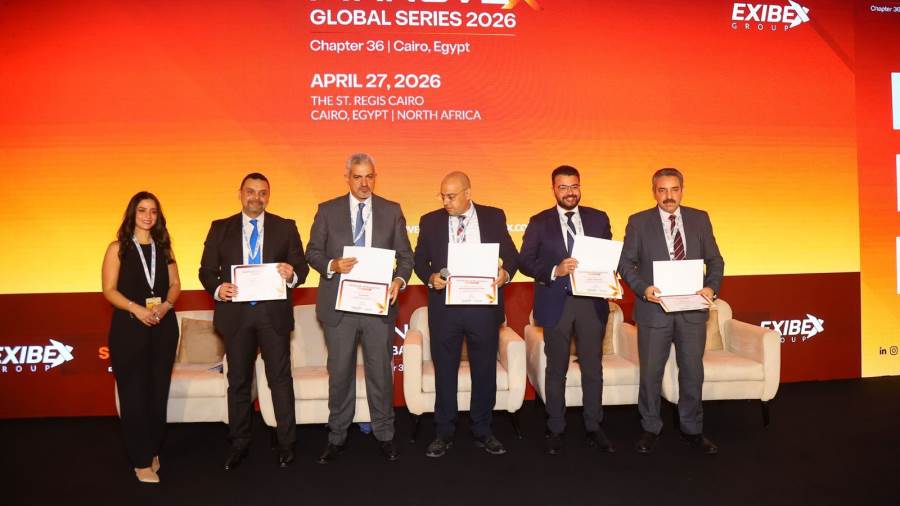 هشام محمد علي يحصُد جائزة أفضل رئيس لأمن المعلومات خلال مؤتمر Finnovex بالقاهرة هشام محمد علي يحصُد جائزة أفضل رئيس لأمن المعلومات خلال مؤتمر Finnovex بالقاهرة