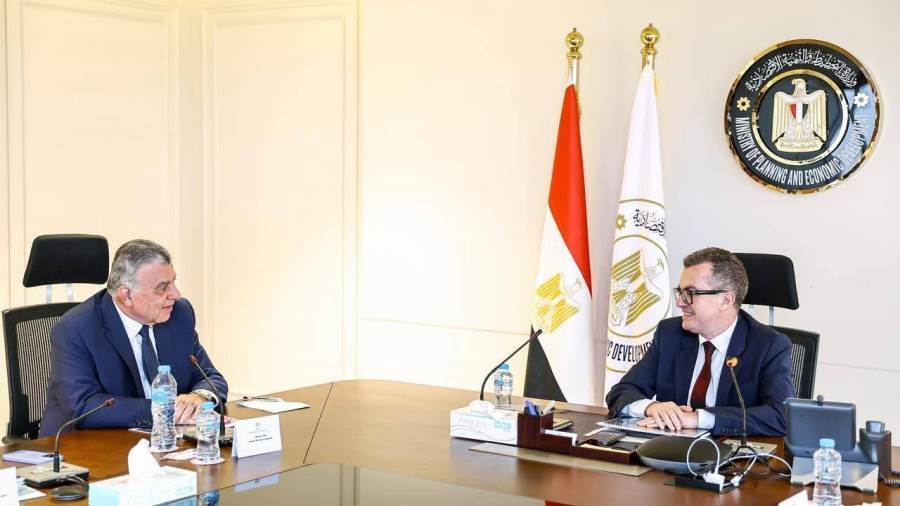 وزير التخطيط والتنمية الاقتصادية يبحث مع شركة "أيادي للاستثمار" سُبل دعم قطاع ريادة الأعمال والشركات الناشئة وتعزيز جهود التنمية الاقتصادية وزير التخطيط والتنمية الاقتصادية يبحث مع شركة "أيادي للاستثمار" سُبل دعم قطاع ريادة الأعمال والشركات الناشئة وتعزيز جهود التنمية الاقتصادية