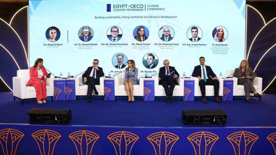 أحمد رستم: مرونة الأداء الاقتصادي تستند إلى الاستمرار في تنفيذ الإصلاحات المالية والنقدية أحمد رستم: مرونة الأداء الاقتصادي تستند إلى الاستمرار في تنفيذ الإصلاحات المالية والنقدية