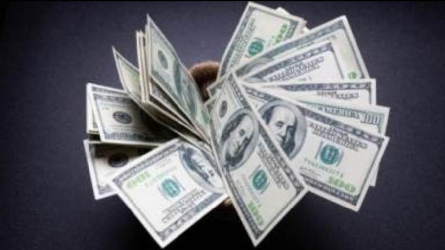 الدولار يتخطى مستوي 53 جنيه في البنوك خلال تعاملات اليوم الدولار يتخطى مستوي 53 جنيه في البنوك خلال تعاملات اليوم