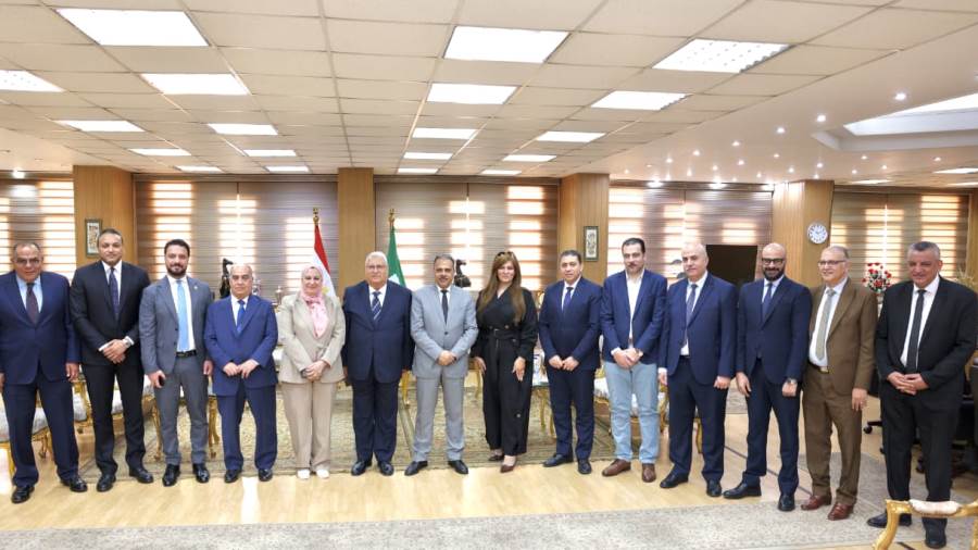 البنك الزراعي المصري يُطلق مبادرة "سكة خير" في الشرقية بتوزيع كوبونات السلع الغذائية على الأسر الأكثر احتياجًا بالمحافظة البنك الزراعي المصري يُطلق مبادرة "سكة خير" في الشرقية بتوزيع كوبونات السلع الغذائية على الأسر الأكثر احتياجًا بالمحافظة