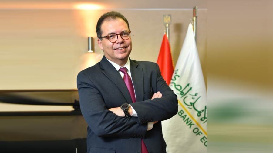 أحمد السعيد: محفظة استثمارات البنك الأهلي المصري قفزت من 17 مليار إلى 70 مليار جنيه خلال أقل من 10 سنوات أحمد السعيد: محفظة استثمارات البنك الأهلي المصري قفزت من 17 مليار إلى 70 مليار جنيه خلال أقل من 10 سنوات