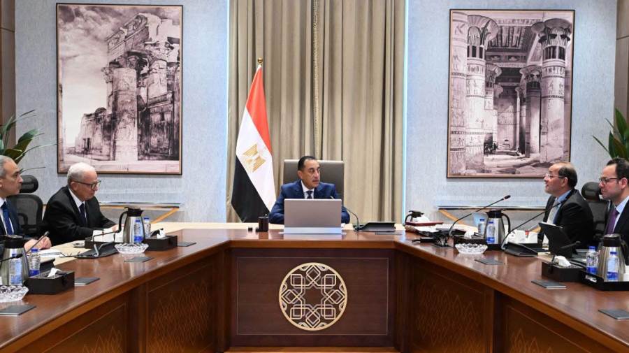 رئيس الوزراء يستعرض ملامح الحزمة الثانية من التسهيلات الضريبية لتعزيز الشراكة مع مجتمع الأعمال وجذب الاستثمارات رئيس الوزراء يستعرض ملامح الحزمة الثانية من التسهيلات الضريبية لتعزيز الشراكة مع مجتمع الأعمال وجذب الاستثمارات
