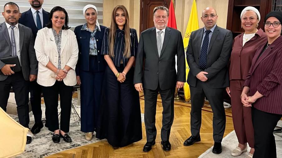 غادة توفيق تهنئ حسن عبد الله بتجديد الثقة محافظًا للبنك المركزي المصري غادة توفيق تهنئ حسن عبد الله بتجديد الثقة محافظًا للبنك المركزي المصري
