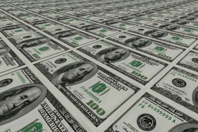 الدولار يتراجع دون مستوي 17.20 جنيها لأول مرة منذ عامين