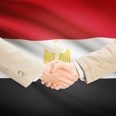 بلومبرج: مصر الأفضل للمستثمرين في الأسواق الناشئة حتى بعد خفض الفائدة