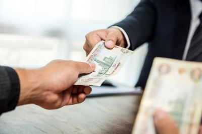 إنفوجرافيك| رغم كورونا.. 7.8 مليار جنيه زيادة في محافظ القروض الشخصية بـ10 بنوك