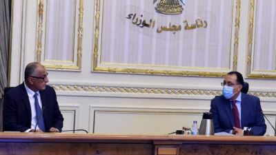 مدبولي يستعرض مع محافظ البنك المركزي أداء القطاع المصرفي خلال أزمة كورونا