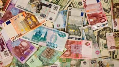 تباين في أسعار العملات الأوروبية بالبنوك.. وانخفاض الريال السعودي