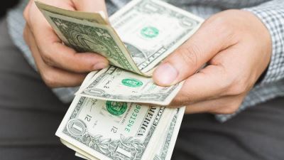 أعلى فائدة على الشهادات الدولارية الخماسية بعائد ربع سنوي