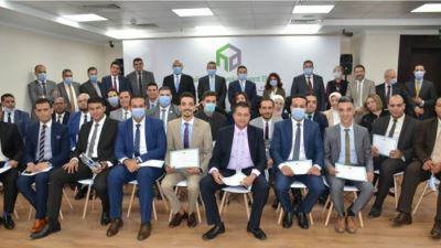 «التعمير والإسكان» يحتفل بتخرج موظفيه الحاصلين شهادة الائتمان والمخاطر