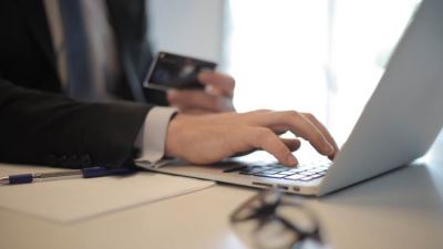 الخدمات الذاتية من البنك الأهلي «إنجز معاملاتك إلكترونيًا من غير ما تروح الفرع»