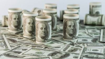 مخاوف تزايد إصابات كورونا تدفع المستثمرين لبيع الأسهم الأمريكية