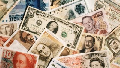 أسعار العملات اليوم الخميس: تباين اليورو واستقرار الريال السعودي والدينار الكويتي