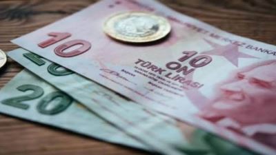 الليرة التركية تنخفض 1% أمام الدولار مع تشديد إجراءات مكافحة كورونا