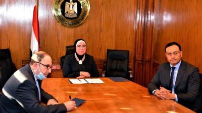 وزيرة التجارة والصناعة تبحث مع رئيس أفريكسيم بنك تعزيز العلاقات التجارية