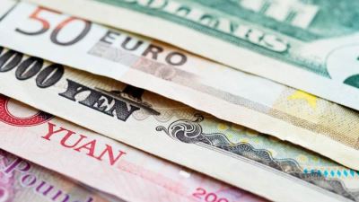 أسعار العملات اليوم الثلاثاء: تراجع اليورو والإسترليني واستقرار الجنيه الإسترليني