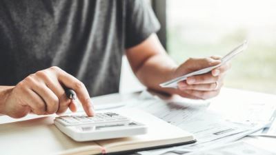 المصرف المتحد يتيح فتح الحسابات مجانًا احتفالاً بيوم المرأة