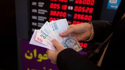 قرار أردوغان يهوي بالليرة التركية بأكثر من 17% مقابل الدولار