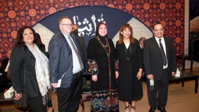 مؤسسات التمويل الدولية والجهات المانحة يشيدون بمنتجات شباب معرض تراثنا