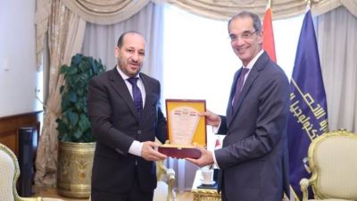 طلعت يستقبل نظيره اليمني لبحث التعاون المشترك بمجال الاتصالات وتكنولوجيا المعلومات