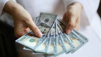 سعر الدولار اليوم الأحد 17-10-2021 بمستهل التعاملات في البنوك