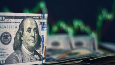 سعر الدولار اليوم الإثنين 8-11-2021 بختام التعاملات في البنوك