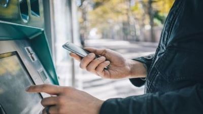 كيف تستخدم المحفظة الإلكترونية في السحب والإيداع عبر ماكينات ATM؟