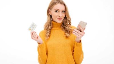 بمناسبة اليوم العالمي للمرأة.. مزايا بطاقات وباقات السيدات في 5 بنوك