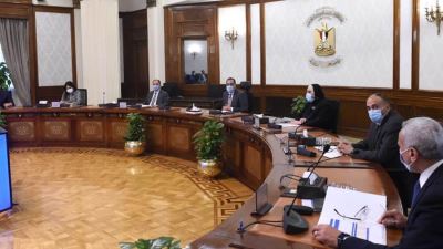 بحضور نائب محافظ المركزي.. مدبولى يتابع موقف توفير مستلزمات الإنتاج للصناعات المختلفة