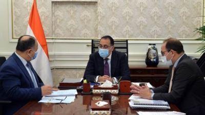 رئيس الوزراء يستعرض مع وزير المالية مستهدفات الموازنة الجديدة