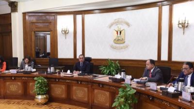 رئيس الوزراء يتابع مستجدات برنامج الطروحات العامة في البورصة المصرية