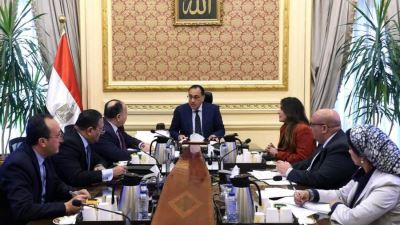 رئيس الوزراء يجتمع بوزير المالية لمراجعة مشروعات قوانين تتضمن تيسيرات ضريبية لتحفيز القطاع الصناعي