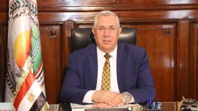 وزير الزراعة: الإفراج عن 199 ألف طن اعلاف"الذرة والصويا" بالتنسيق مع المركزي