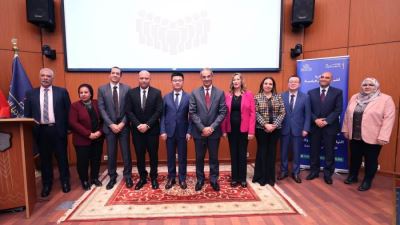 وزير الاتصالات يكرم الفائزين في مسابقة DECI-GEEKS