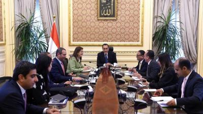 رئيس الوزراء يتابع جهود صندوق مصر السيادي في جذب الاستثمارات المحلية والأجنبية