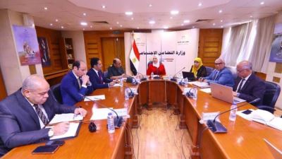 القباج تترأس الاجتماع الأول للجنة الدائمة لتنظيم توزيع السلع الغذائية للأسر الأولى بالرعاية