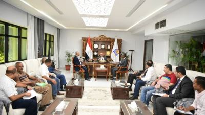 محافظ قنا يبحث إنشاء فرعين للبنك الأهلي المصري بمركزى ابوتشت والوقف