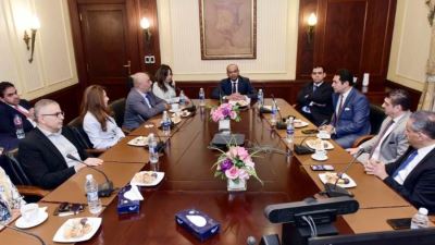 رئيسا البورصة والاتحاد المصري للأوراق المالية يفتتحان جلسة التداول