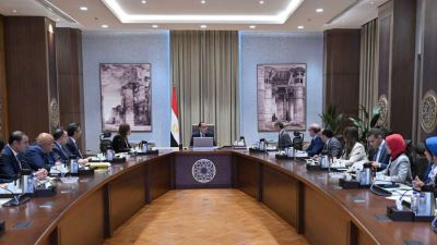 عاجل..رئيس الوزراء يتابع موقف إجراءات فض التشابكات المالية بين بنك الاستثمار القومي وهيئة البريد