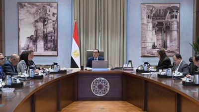 رئيس الوزراء يتابع مستجدات تنفيذ برنامج الطروحات الحكومية بحضور محافظ البنك المركزي