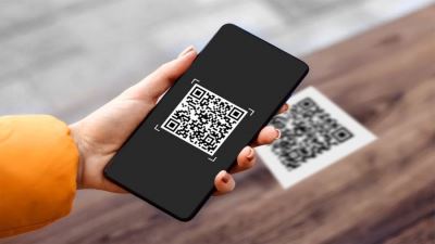 ما هي خطوات الدفع باستخدام رمز الاستجابة السريع (QR Code)؟