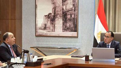رئيس الوزراء يتابع الموقف التنفيذي لميكنة منظومة المرتبات بنظام "البيرول"