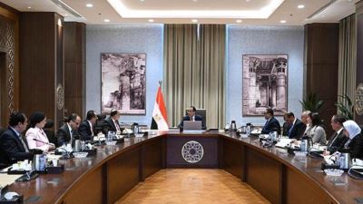 رئيس الوزراء: توجيهات رئاسية بسرعة الإفراج الفوري عن البضائع بالموانئ بالتنسيق مع البنك المركزي