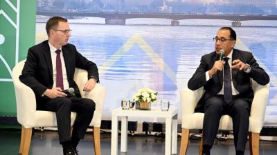 رئيس الوزراء : الإصلاحات الهيكلية للاقتصاد تعتمد على سعر صرف مرن وضبط السياسات المالية