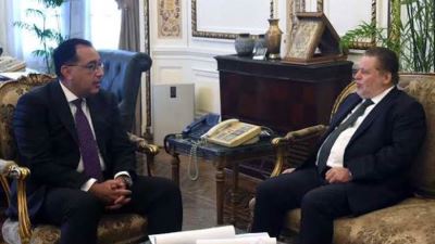 رئيس الوزراء يُصدر قراراً بتشكيل المجموعة الوزارية الاقتصادية بعضوية محافظ المركزي